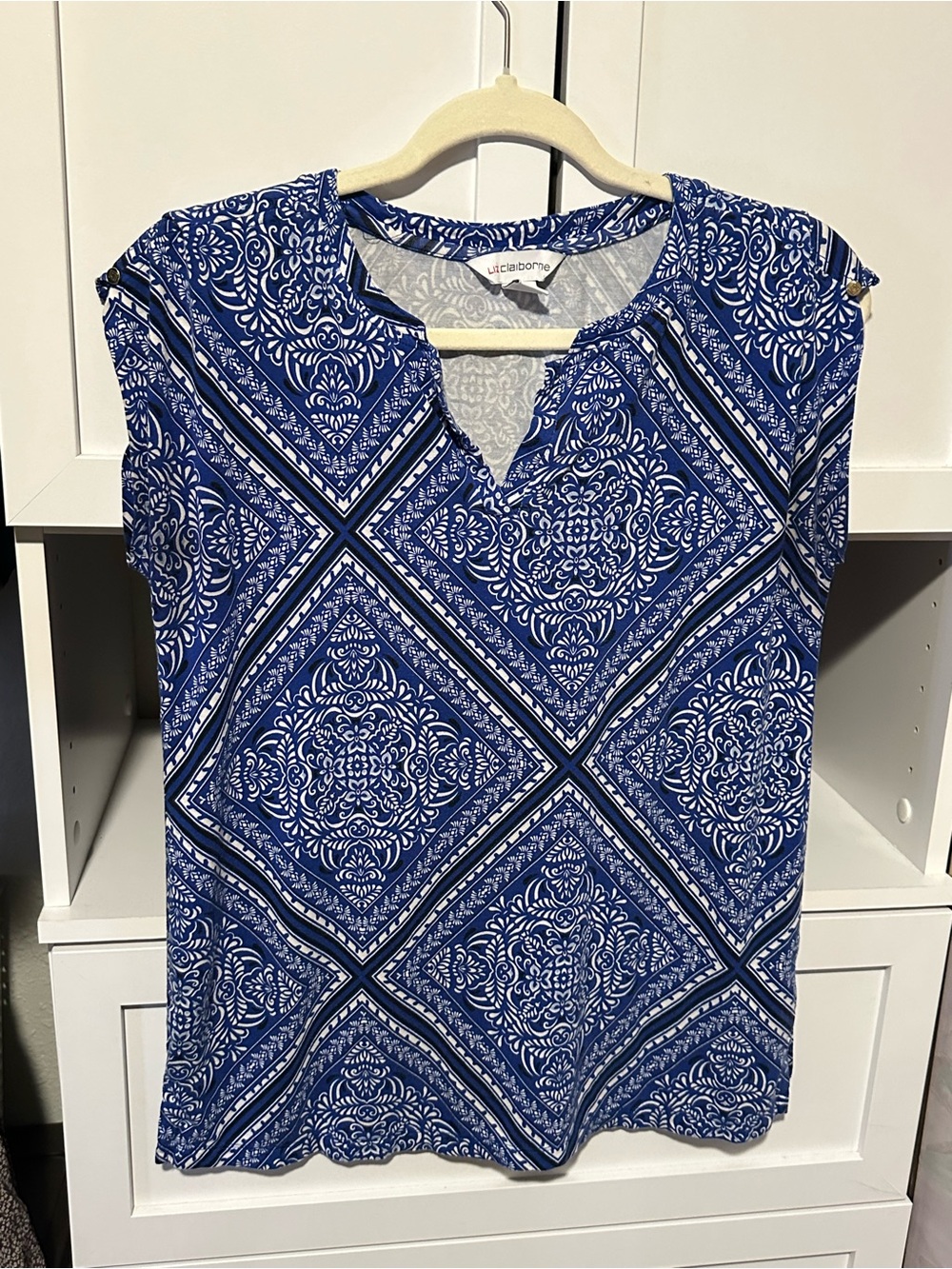 Liz Claiborne Blue Geometric Print Short Sleeve Top Size Small